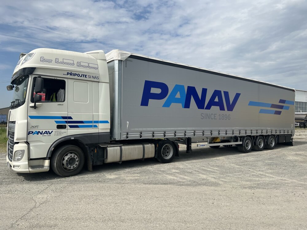 Curtainsider semi-trailers